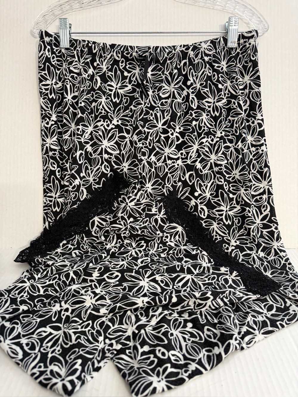 Liz Claiborne Black & White Floral Lace-Trim Lounge Pants